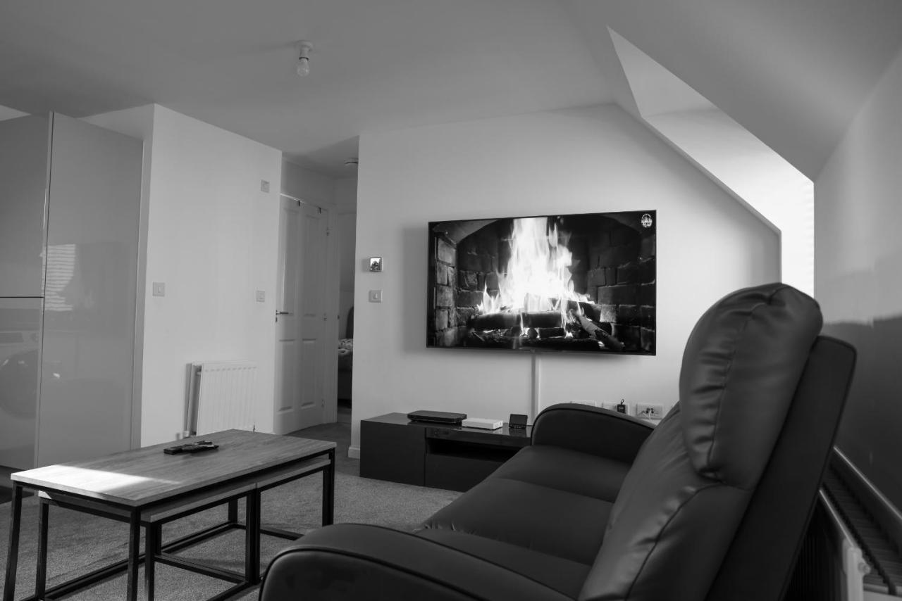 Stunning Two-Bedroom Apartment At A3Ree, Free Parking, Near Cribbs Causeway Mall Bristol Zewnętrze zdjęcie