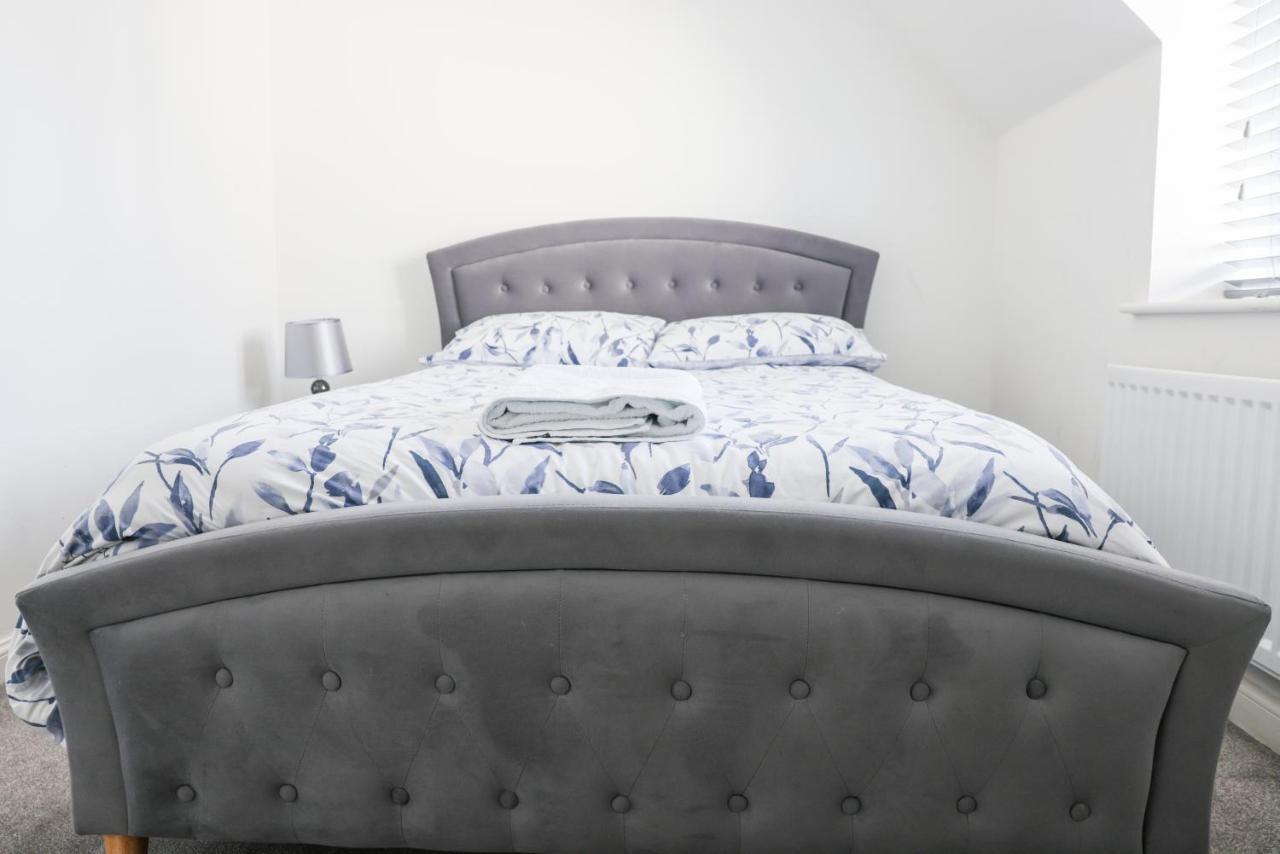 Stunning Two-Bedroom Apartment At A3Ree, Free Parking, Near Cribbs Causeway Mall Bristol Zewnętrze zdjęcie