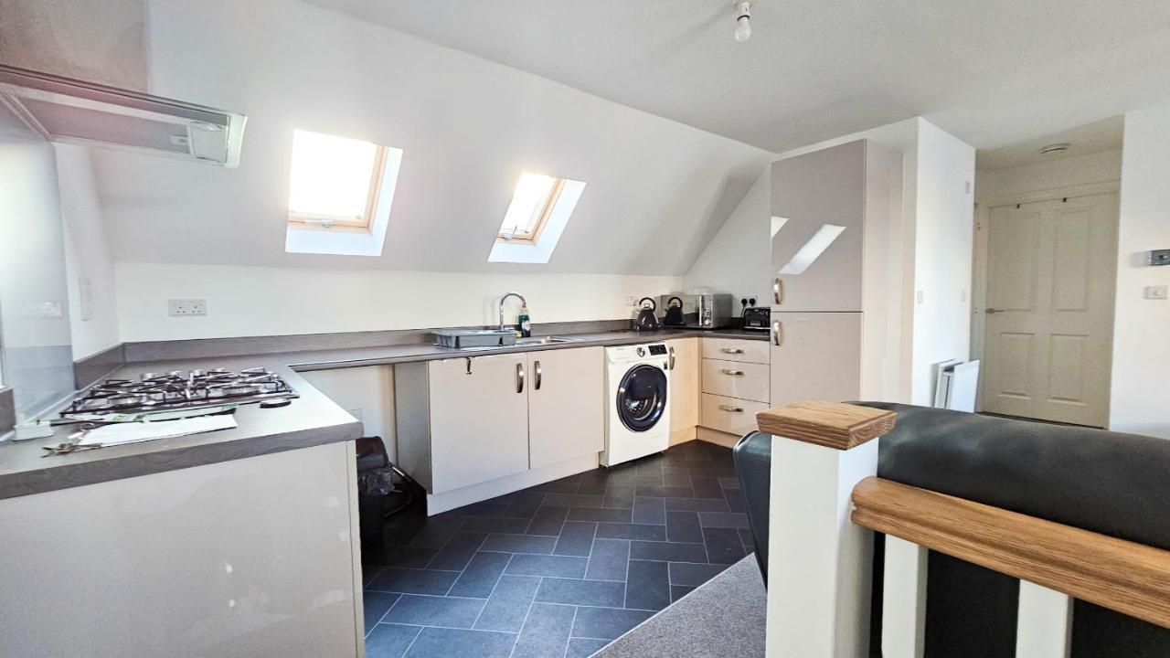 Stunning Two-Bedroom Apartment At A3Ree, Free Parking, Near Cribbs Causeway Mall Bristol Zewnętrze zdjęcie