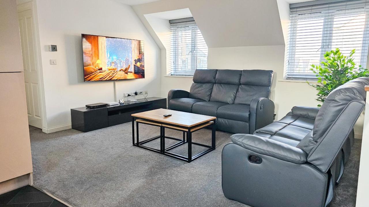 Stunning Two-Bedroom Apartment At A3Ree, Free Parking, Near Cribbs Causeway Mall Bristol Zewnętrze zdjęcie
