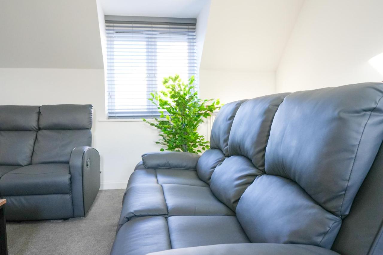 Stunning Two-Bedroom Apartment At A3Ree, Free Parking, Near Cribbs Causeway Mall Bristol Zewnętrze zdjęcie