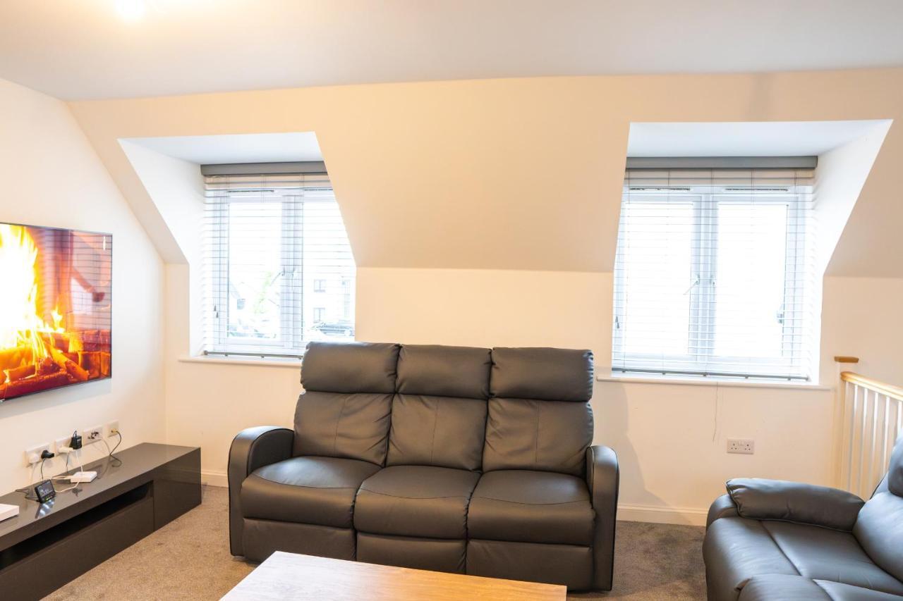 Stunning Two-Bedroom Apartment At A3Ree, Free Parking, Near Cribbs Causeway Mall Bristol Zewnętrze zdjęcie