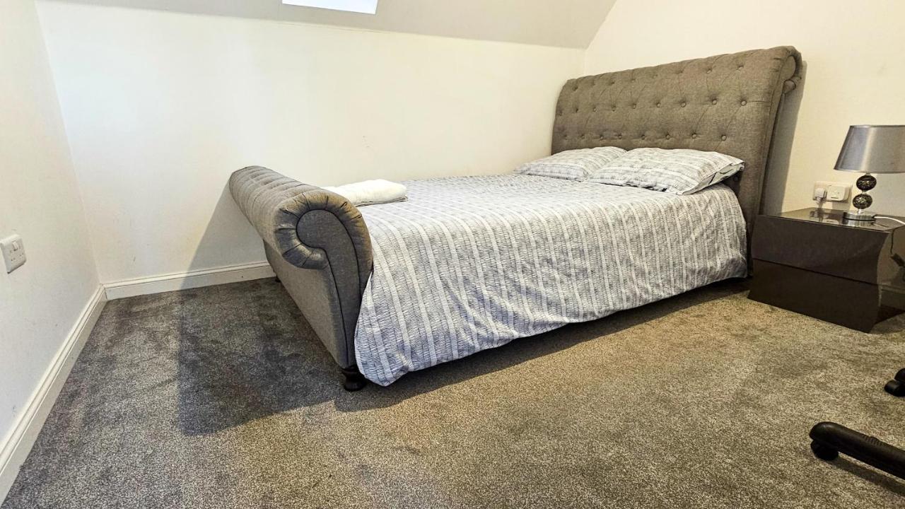 Stunning Two-Bedroom Apartment At A3Ree, Free Parking, Near Cribbs Causeway Mall Bristol Zewnętrze zdjęcie