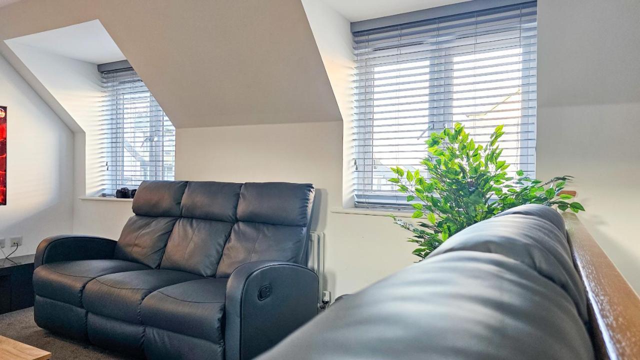 Stunning Two-Bedroom Apartment At A3Ree, Free Parking, Near Cribbs Causeway Mall Bristol Zewnętrze zdjęcie