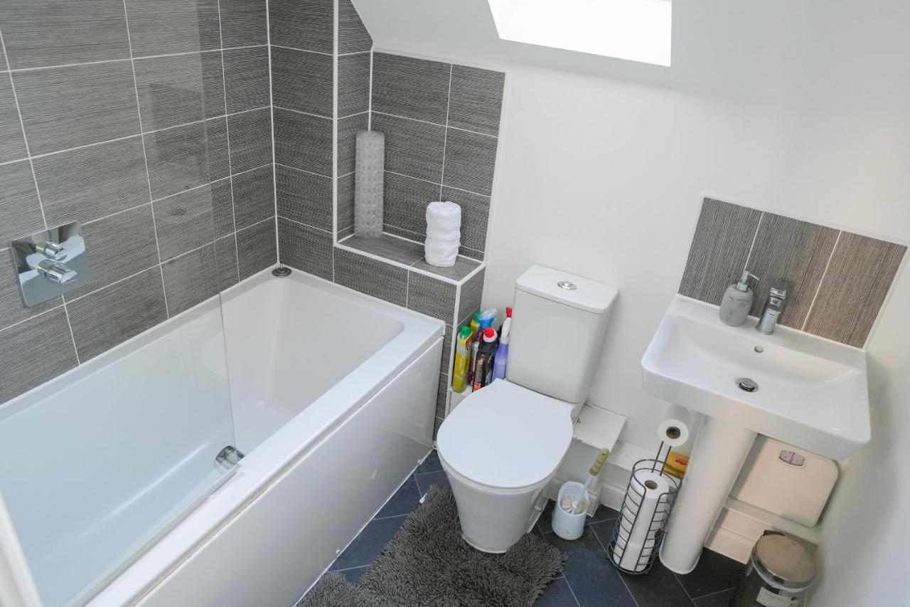 Stunning Two-Bedroom Apartment At A3Ree, Free Parking, Near Cribbs Causeway Mall Bristol Zewnętrze zdjęcie