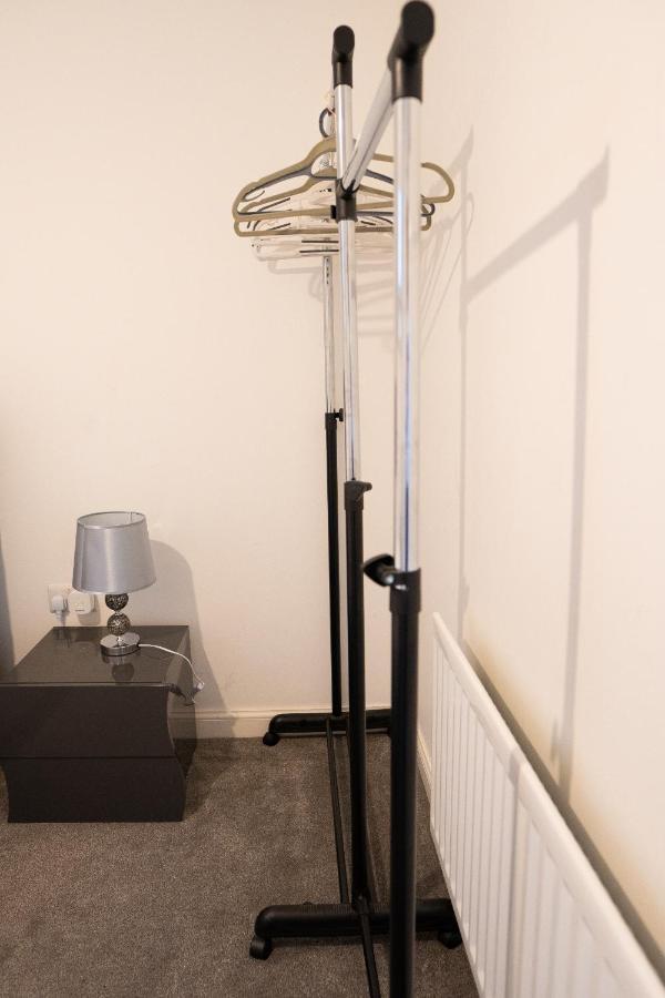 Stunning Two-Bedroom Apartment At A3Ree, Free Parking, Near Cribbs Causeway Mall Bristol Zewnętrze zdjęcie