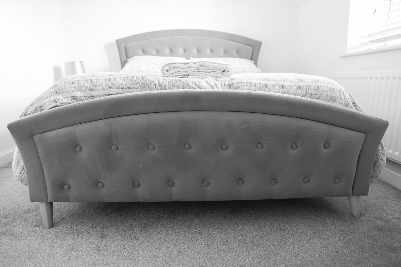 Stunning Two-Bedroom Apartment At A3Ree, Free Parking, Near Cribbs Causeway Mall Bristol Zewnętrze zdjęcie