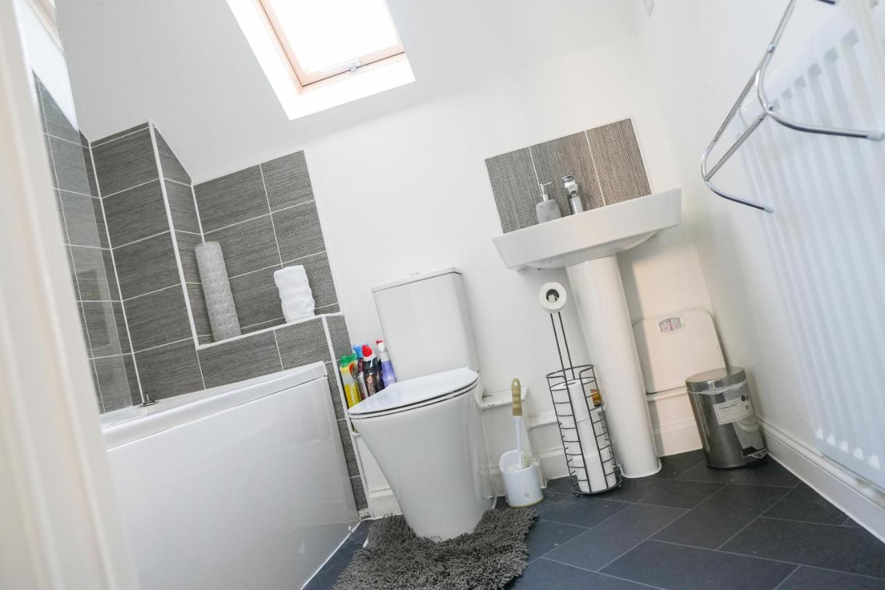 Stunning Two-Bedroom Apartment At A3Ree, Free Parking, Near Cribbs Causeway Mall Bristol Zewnętrze zdjęcie