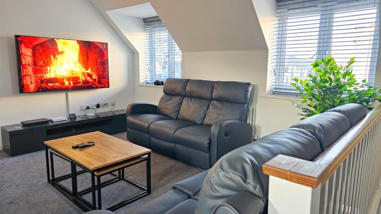 Stunning Two-Bedroom Apartment At A3Ree, Free Parking, Near Cribbs Causeway Mall Bristol Zewnętrze zdjęcie