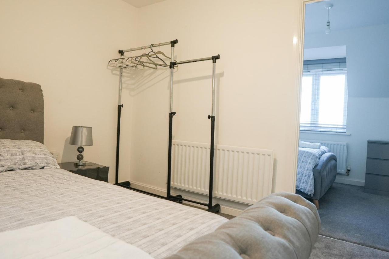 Stunning Two-Bedroom Apartment At A3Ree, Free Parking, Near Cribbs Causeway Mall Bristol Zewnętrze zdjęcie