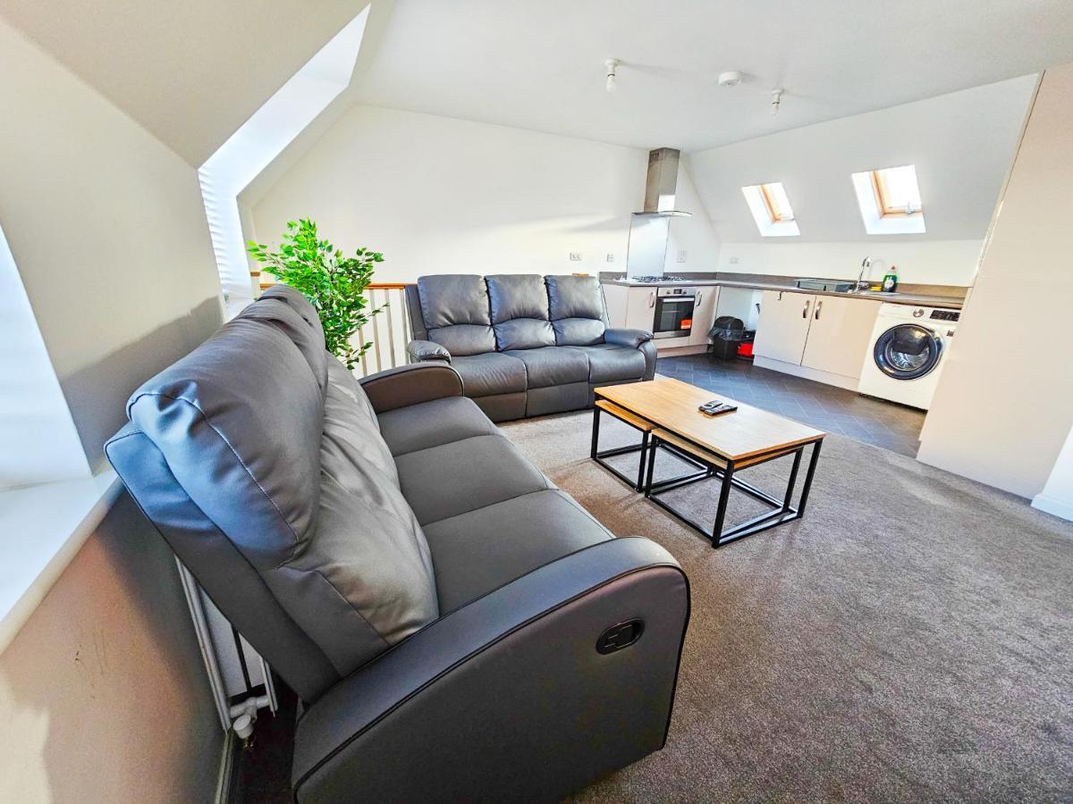 Stunning Two-Bedroom Apartment At A3Ree, Free Parking, Near Cribbs Causeway Mall Bristol Zewnętrze zdjęcie