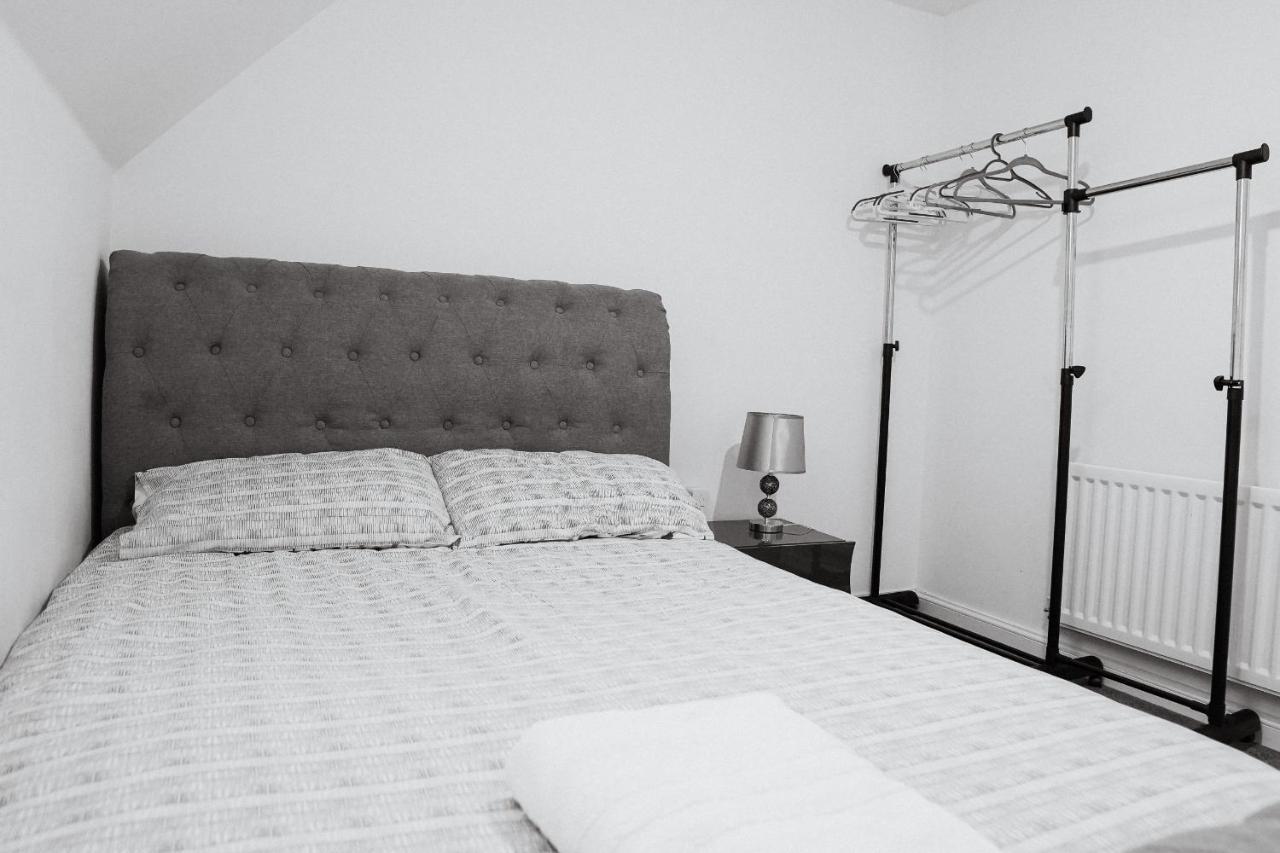 Stunning Two-Bedroom Apartment At A3Ree, Free Parking, Near Cribbs Causeway Mall Bristol Zewnętrze zdjęcie