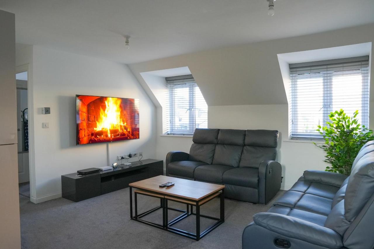 Stunning Two-Bedroom Apartment At A3Ree, Free Parking, Near Cribbs Causeway Mall Bristol Zewnętrze zdjęcie