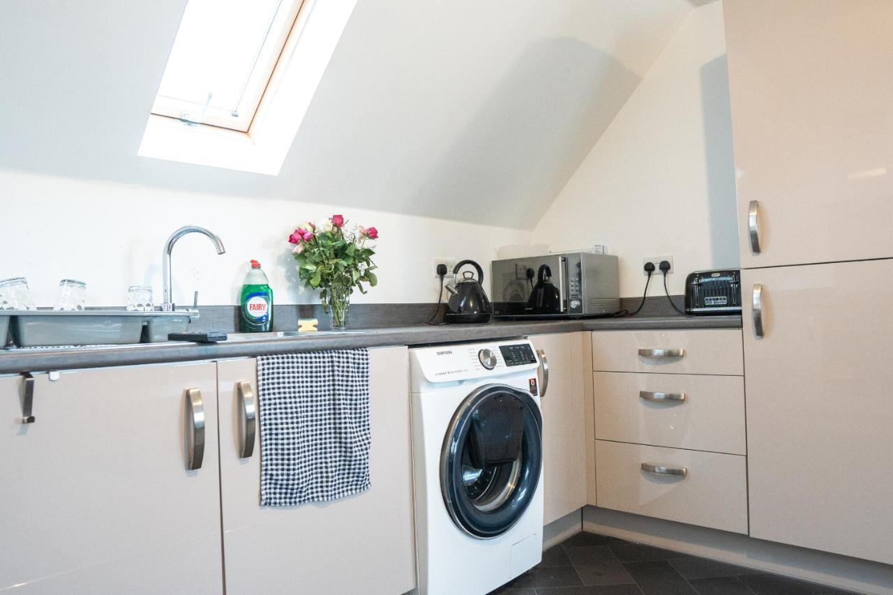 Stunning Two-Bedroom Apartment At A3Ree, Free Parking, Near Cribbs Causeway Mall Bristol Zewnętrze zdjęcie
