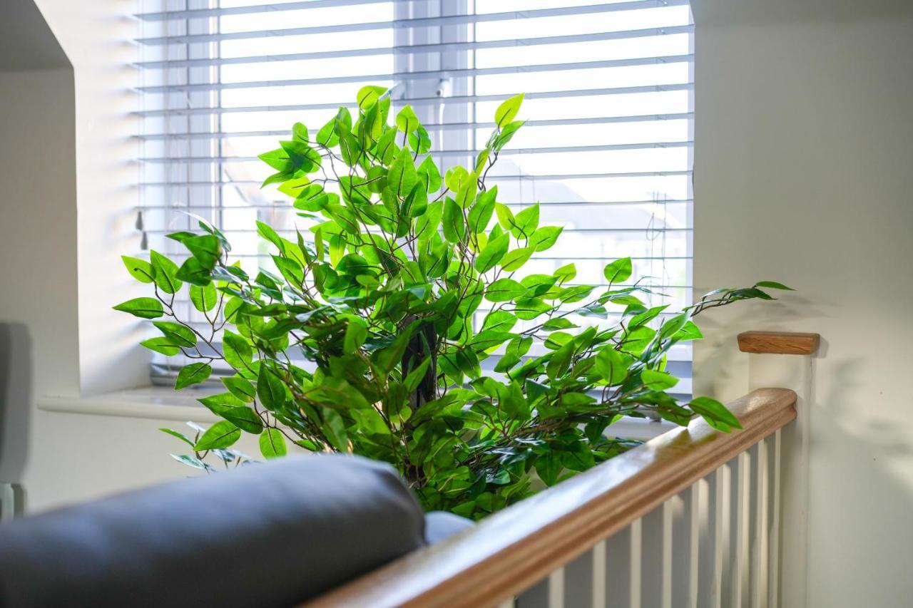 Stunning Two-Bedroom Apartment At A3Ree, Free Parking, Near Cribbs Causeway Mall Bristol Zewnętrze zdjęcie