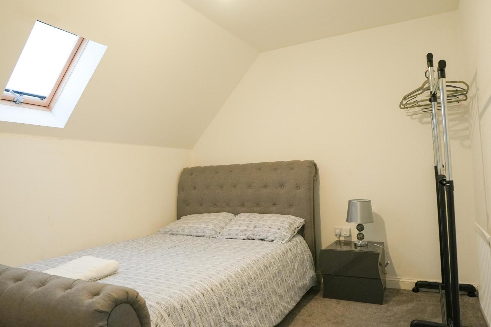 Stunning Two-Bedroom Apartment At A3Ree, Free Parking, Near Cribbs Causeway Mall Bristol Pokój zdjęcie