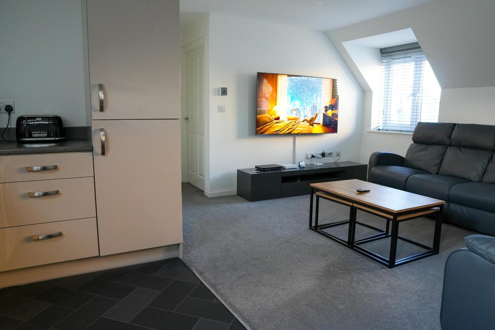 Stunning Two-Bedroom Apartment At A3Ree, Free Parking, Near Cribbs Causeway Mall Bristol Pokój zdjęcie